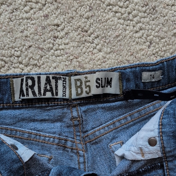 Ariat Boy's Slim & Relaxed Blue Jeans 3 Pairs For 1 Price! - Picture 3 of 12